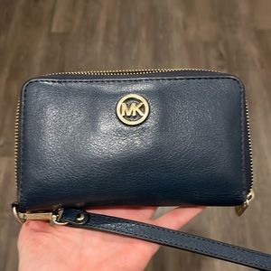 Michael kors clutch wallet